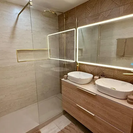 Elegant & Spacious - 20